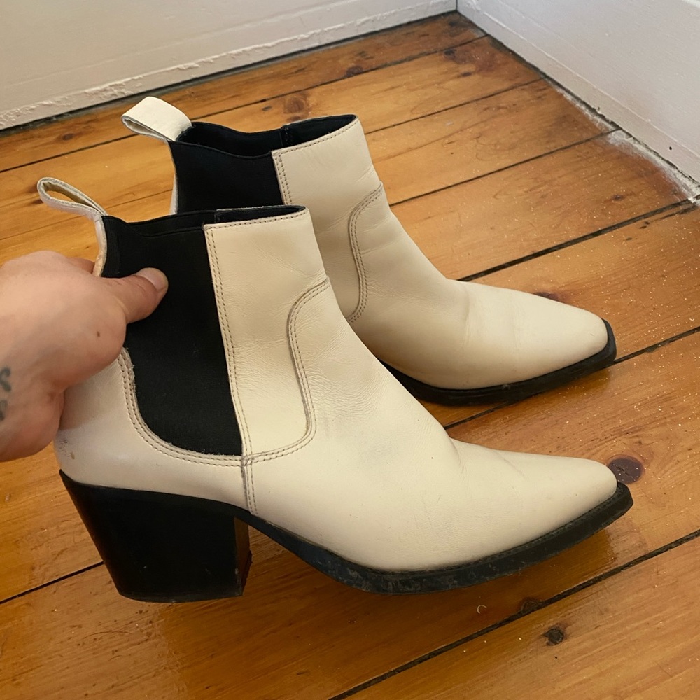 White leather Everlane booties